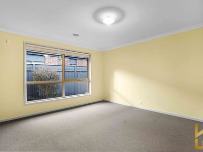 1194 Ison Road, Manor Lakes