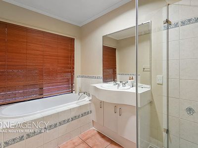 16 Coomaroo Street, Durack