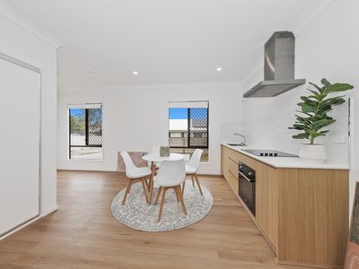 2 / 75 Primrose Parade, Wynnum West