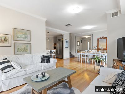 1 / 38 Comer Street, Como