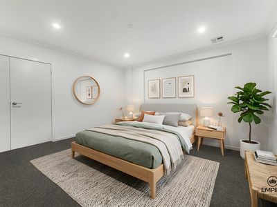 7 Crescendo Boulevard, Clyde