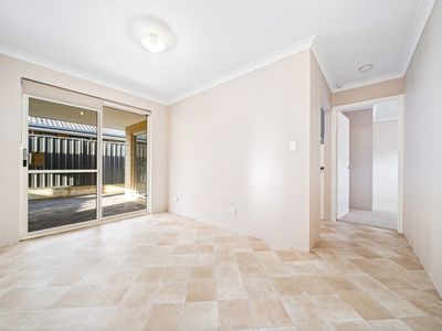 16 Snugglepot Street, Banksia Grove
