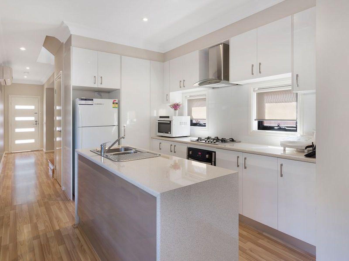 2A Oakwood Avenue, Dandenong North