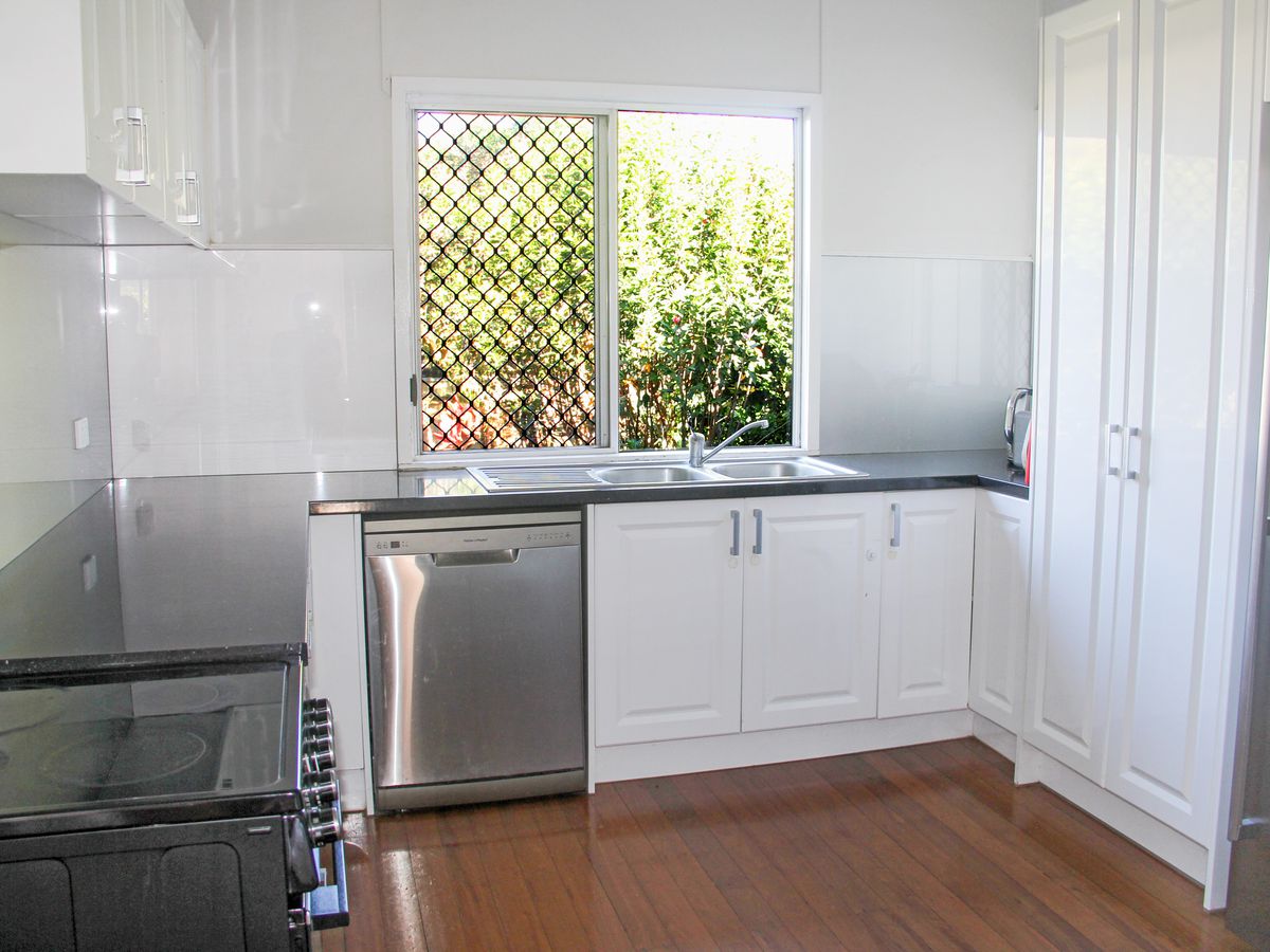 34 Solar Crescent, Atherton