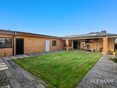 13 Winamurra Crescent, Thomastown