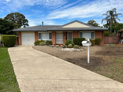 5 Menzies Place, Edensor Park