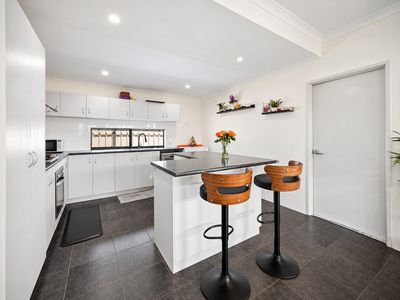 11 Terracina Parkway, Piara Waters