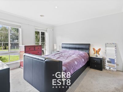 12 Saunton Drive, Cranbourne