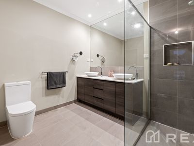 6 Limeburner Grove, Botanic Ridge