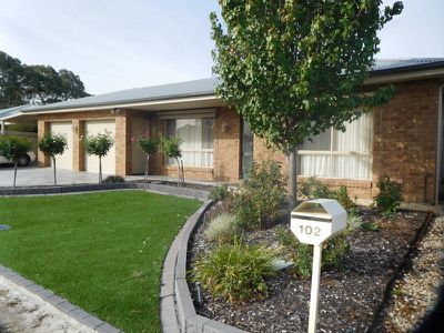 102 Peppertree Lane, Horsham