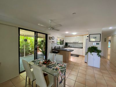 4 JONWEST CLOSE, Torquay