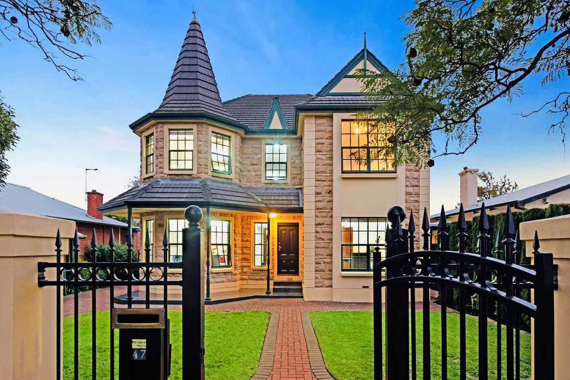 47 Monmouth Road, Westbourne Park