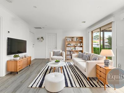 2 Little Acre Cl, Langwarrin