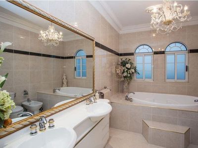 11 The Sovereign Mile, Paradise Point