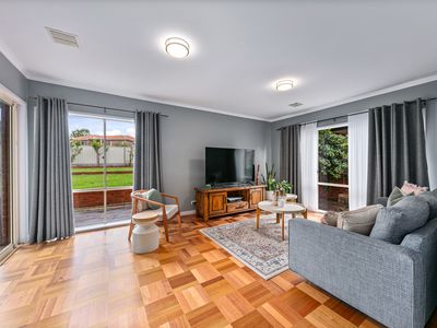 30 Whiteley Parade, Taylors Lakes
