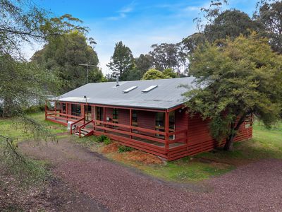 4 Cedar Court, Kinglake West