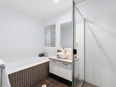 6 Demby Crescent, Wakerley