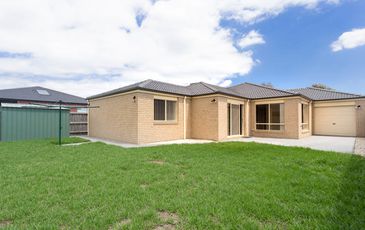 4 Gareth (Patrick) St, Cranbourne East