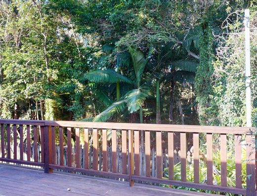 Centrally Located in The Bushlands Estates image 10