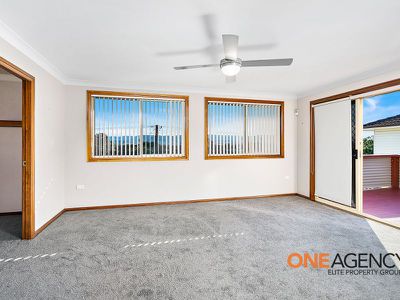 14 Lake Entrance Road, Oak Flats