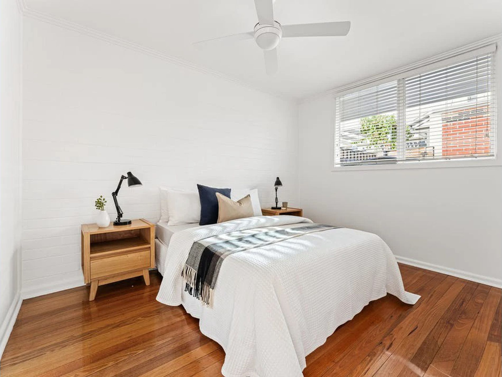 1 / 12 Embankment Grove, Chelsea