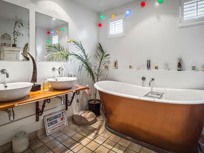 4 Runswick Lane, Huntsbury