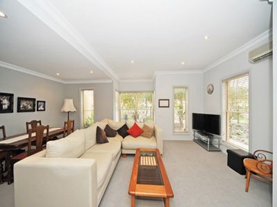 10 Wisteria Court, Flora Hill
