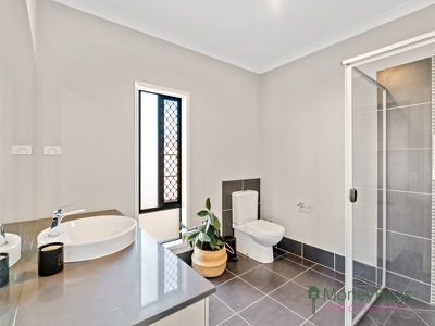 8 Lauremeg Place, Logan Village