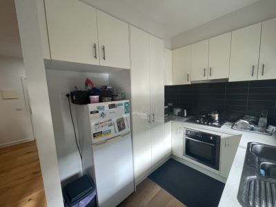 2 / 37 Watt Avenue, Oak Park