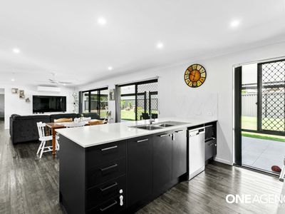 57 Ronaldo Way, Urangan