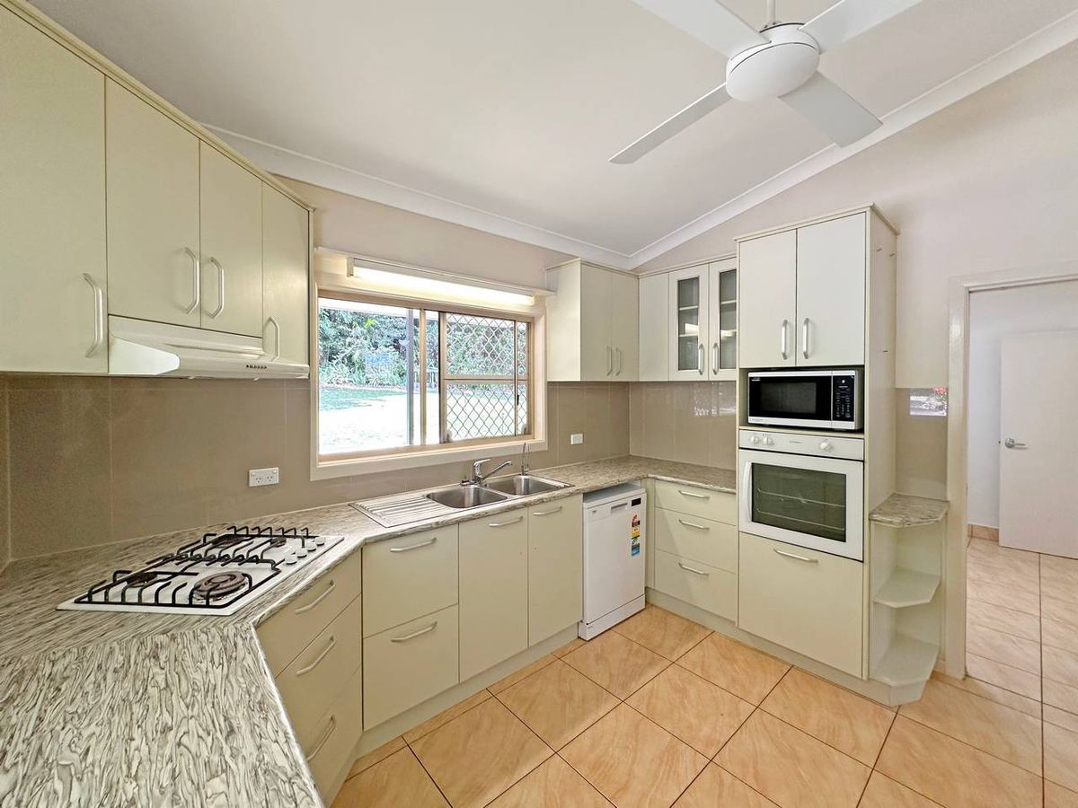 164 Carrington Road, Atherton