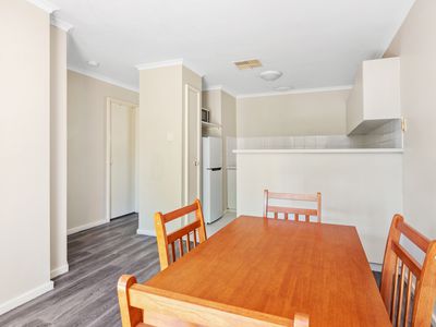 4 / 4 Ochiltree Street, Somerville