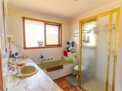 4 Moolong Court, Werribee