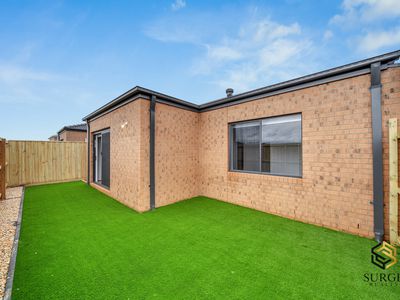 12 Petunia Crescent, Armstrong Creek