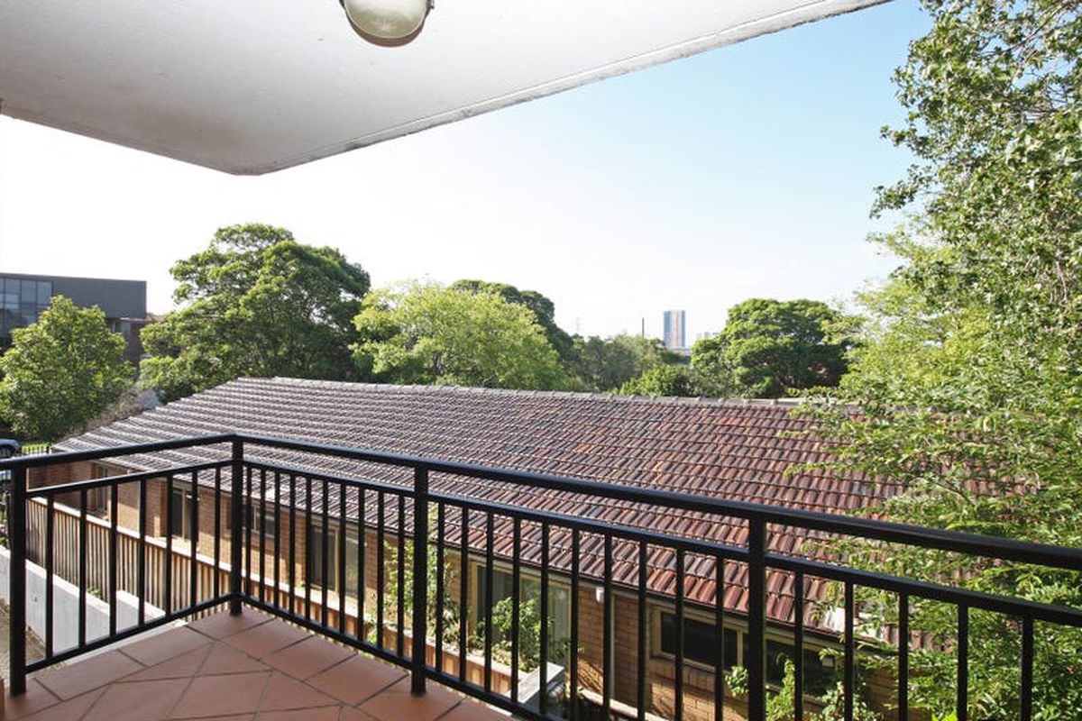 17 / 8-12 Hornsey Road, Homebush West