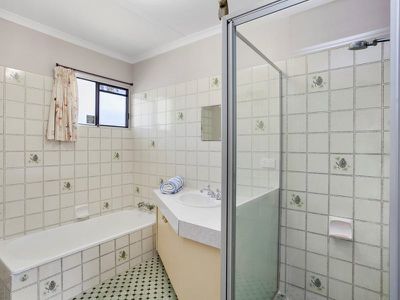 24 Maple Avenue, Tewantin
