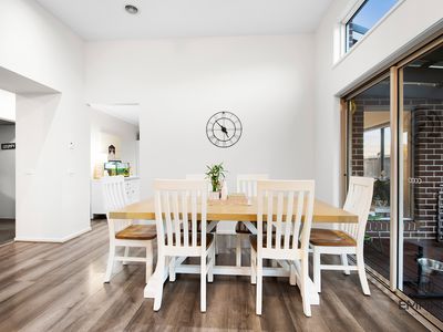 9 Grande Belmond Avenue, Clyde