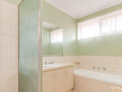 10 Mirranda Gardens, Hampton Park