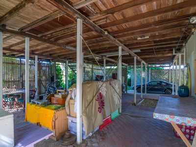 101 Limpus Street, Urangan