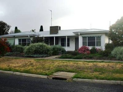 39 Rose Street, Horsham