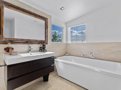 19A Heathcote Road, Castor Bay