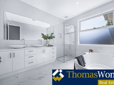 1 / 2  Doorawarrah Court, Mount Waverley