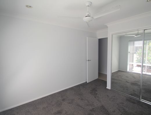 Large family home Peregian Springs image 8