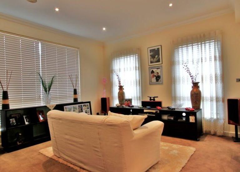 53 Ormond Road, Clayton