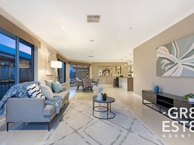 7 Crepe Avenue, Cranbourne West