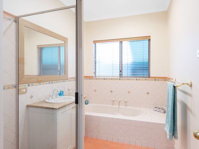 25 Heston Court, Somerville