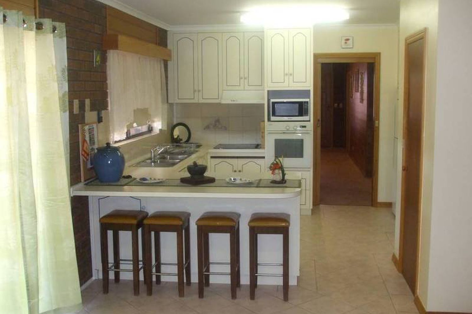 1 Davis Drive, Horsham