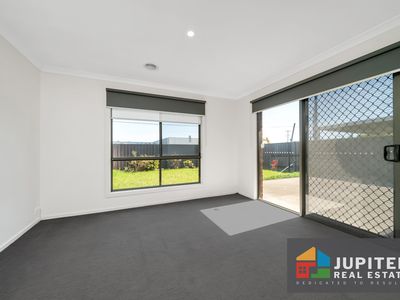 53 Jonah Parade, Deer Park