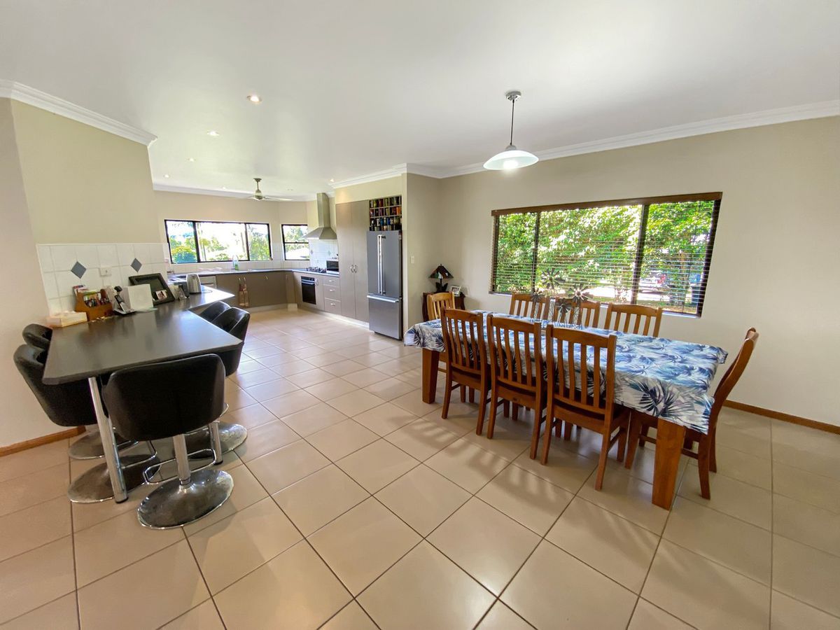 2 Larfield Close, Atherton