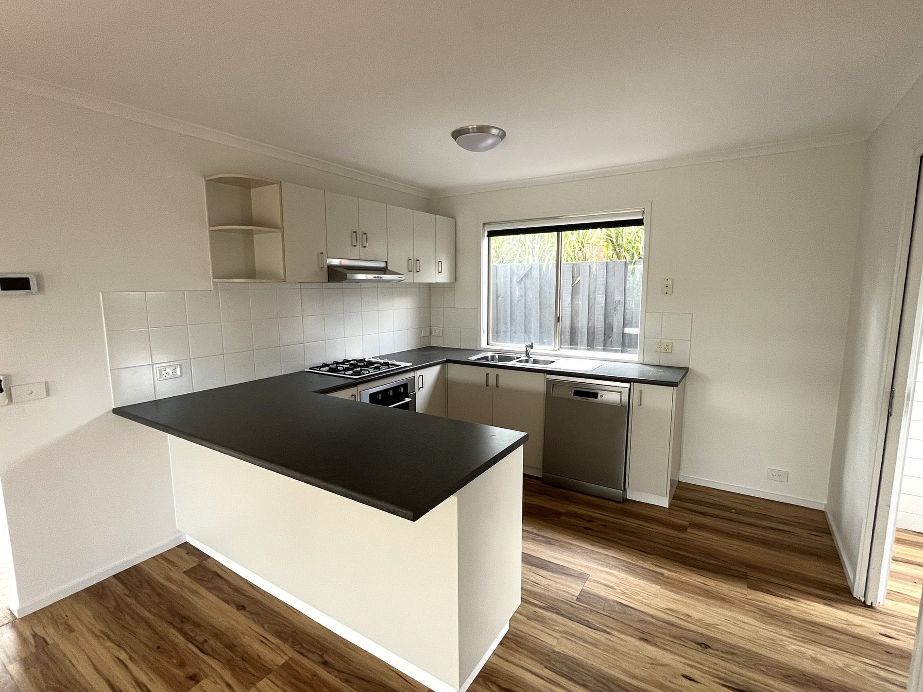 8 Trixia Place, Leopold